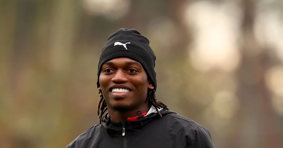 Estupinan o Bartesaghi per il derby? Tutto potrebbe dipendere da Leao. Le mosse tattiche del Milan