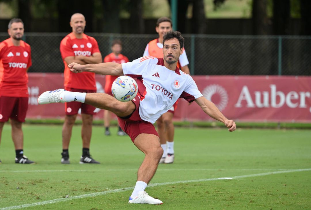 Trigoria, l’allenamento della Roma a due giorni dal Genoa: out Zalewski – FOTO GALLERY - immagine 8