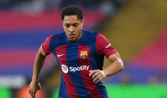 BARCELONA, SPAIN - MAY 19: Vitor Roque of FC Barcelona runs with the ball during the LaLiga EA Sports match between FC Barcelona and Rayo Vallecano at Estadi Olimpic Lluis Companys on May 19, 2024 in Barcelona, Spain. (Photo by David Ramos/Getty Images) Occhio Fiorentina: Vitor Roque nei radar di un altro club di Serie A - immagine 1