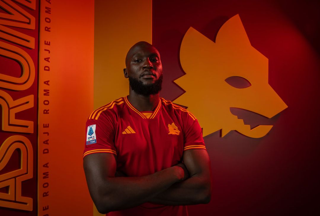 Roma, Lukaku è ufficiale: i primi suggestivi scatti in giallorosso – FOTO GALLERY - immagine 17