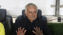 Mourinho show: fa i complimenti al Portogallo di pallamano con una foto contro il Galatasaray