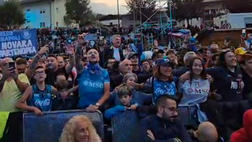 Decibel Bellini scalda l’atmosfera prima della presentazione della squadra a Dimaro