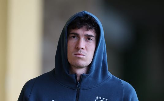 Getty Images Chivu in tackle per difendere Bastoni. Barça? Apertura Flick totale, maxi richiesta dell’Inter- immagine 2