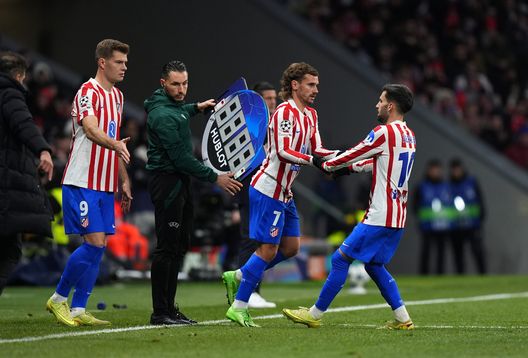 L'ingresso in campo di Antoine Griezmann. (Photo by Angel Martinez/Getty Images) Giménez gela l’Inter in pieno recupero: Chivu che fatica nei big match!- immagine 5