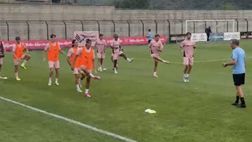 VIDEO, Il Palermo scende in campo per il riscaldamento: alle 17:30 l’amichevole contro l’Annecy