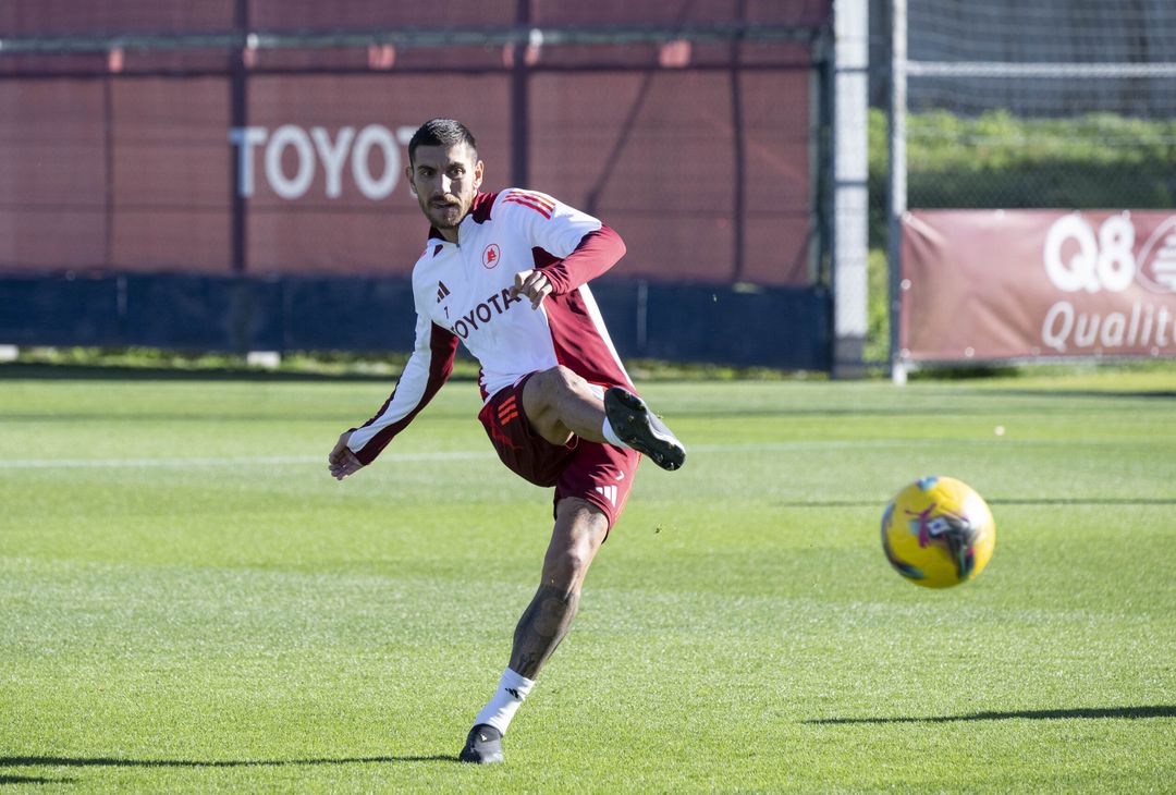 Trigoria, lavoro sul campo in vista dell’Atalanta. C’è Shomurodov – FOTO GALLERY - immagine 7