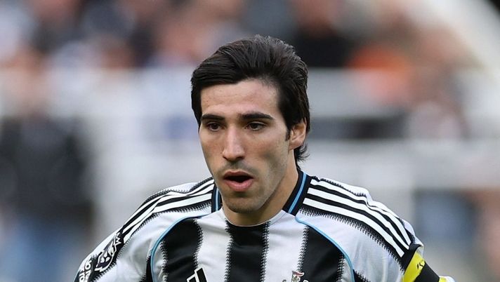 Sandro Tonali con la maglia del Newcastle I Ac Milan News (Getty Images) Calciomercato Milan, resta un sogno il ritorno di Tonali: l'indiscrezione