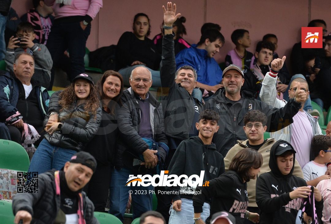 FOTOTIFO Palermo-Cittadella 0-1, gli scatti ai tifosi al “Renzo Barbera” (GALLERY) - immagine 32