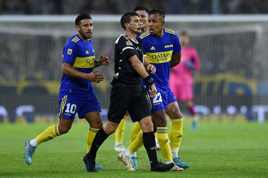 (Photo by Marcelo Endelli/Getty Images) Boca, Almirón accusa l’arbitro Merlos: “Si è visto chiaramente che tifa River”- immagine 2