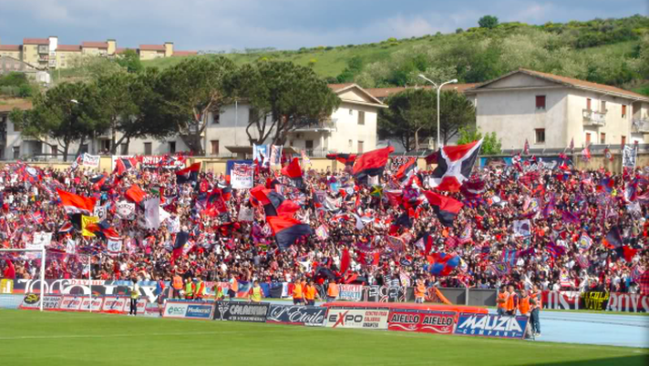 La Curva Sud del Cosenza: “Caso grottesco, conseguenze disastrose” La Curva Sud del Cosenza: “Caso grottesco, conseguenze disastrose” - immagine 1