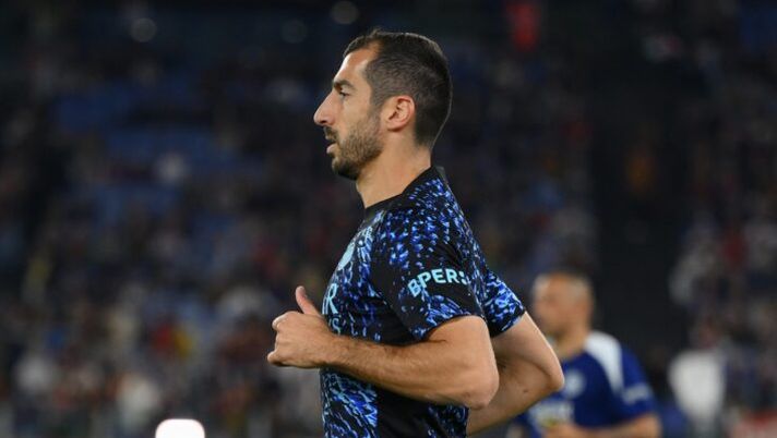 ROME, ITALY - OCTOBER 18: Henrikh Mkhitaryan of FC Internazionale warms up ahead before the Serie A match between Como 1907 and Juventus FC at Olimpico Stadium on October 18, 2025 in Rome, Italy. (Photo by Mattia Pistoia - Inter/Inter via Getty Images) Inter, le novità sul rientro di Darmian. Ecco quando potrebbe rientrare Mkhitaryan - immagine 1