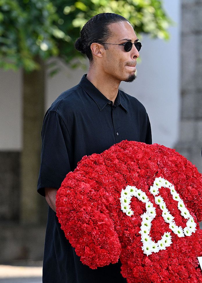 Liverpool, Van Dijk ricorda Diogo Jota: “È ancora surreale giocare a calcio”- immagine 2