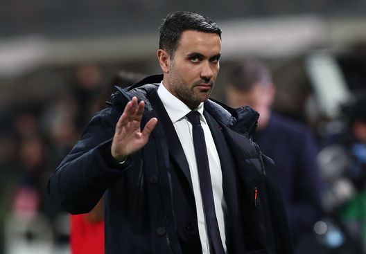 BERGAMO, ITALIA - 28 DICEMBRE: L'allenatore dell'Atalanta BC Raffaele Palladino osserva la partita di Serie A tra Atalanta BC e FC Internazionale alla New Balance Arena il 28 dicembre 2025 a Bergamo, Italia. (Foto di Marco Luzzani/Getty Images) Atalanta-Roma, vite passate e fantasmi: Gasperini e Palladino affrontano ricordi e aspettative- immagine 3