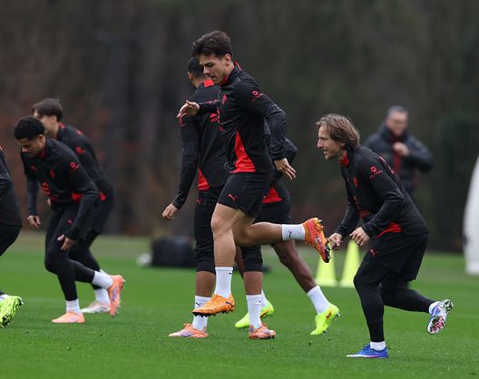 oggi-a-milanello-leao-ancora-in-gruppo-le-foto