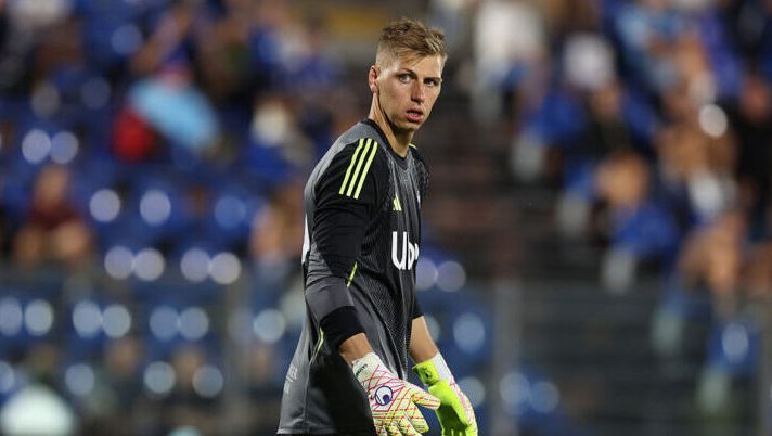 COMO, ITALY - JULY 23: Jean Butez of Como in action during the Como Cup played between Como and Al-Ahli at Giuseppe Sinigaglia Stadium on July 23, 2025 in Como, Italy. (Photo by Claudio Villa/Getty Images) Chi schierare in porta alla quinta giornata al fantacalcio: la divisione fascia per fascia- immagine 1