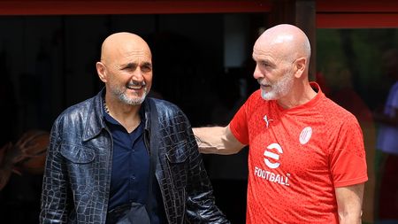 CAIRATE, ITALY - APRIL 30: Stefano Pioli (R) Head coach of AC Milan and Head coach of Italy Luciano Spalletti (L) looks on during an AC Milan Training Session at Milanello on April 30, 2024 in Cairate, Italy. (Photo by Giuseppe Cottini/AC Milan via Getty Images) Pioli Spalletti