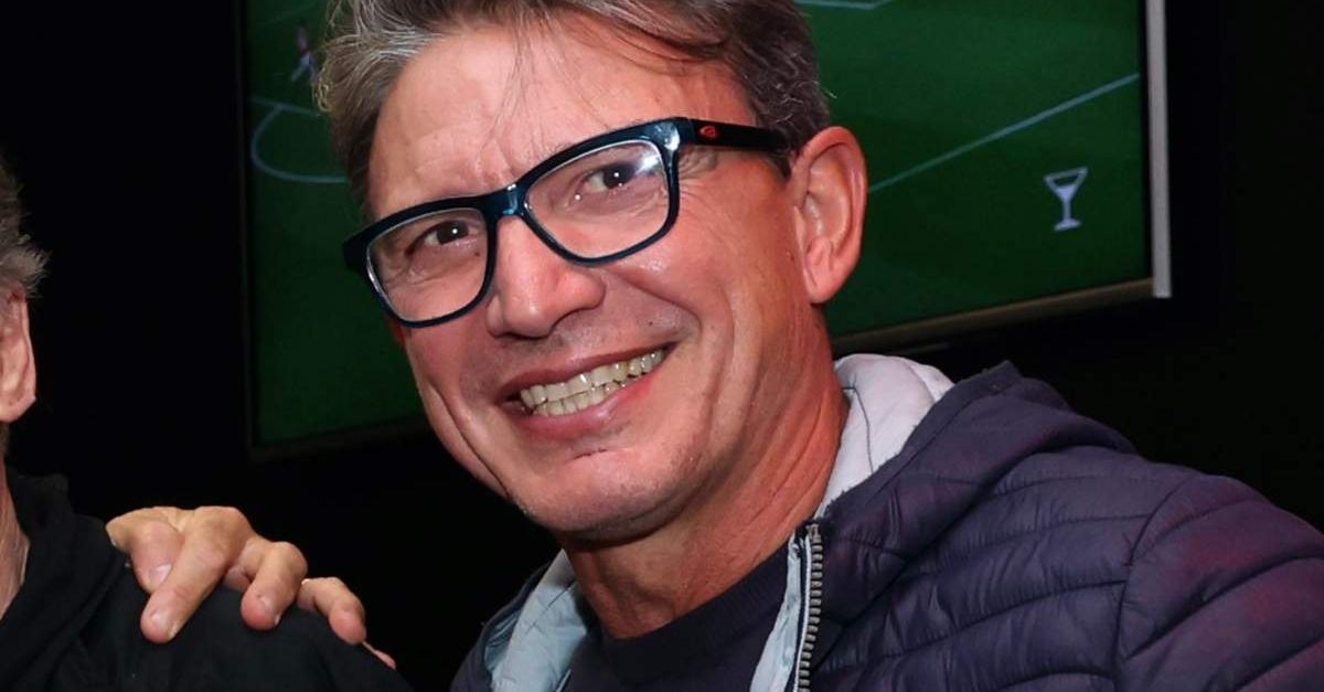 Milan Napoli, Eranio: “Il pubblico è l’uomo in più. Mi ricordo quando van Basten …” Milan Napoli, Eranio: “Il pubblico è l’uomo in più. Mi ricordo quando van Basten …”
