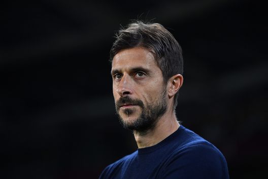 TURIN, ITALY - SEPTEMBER 17: US Sassuolo head coach Alessio Dionisi looks on during the Serie A match between Torino FC and US Sassuolo at Stadio Olimpico di Torino on September 17, 2022 in Turin, Italy. (Photo by Valerio Pennicino/Getty Images)