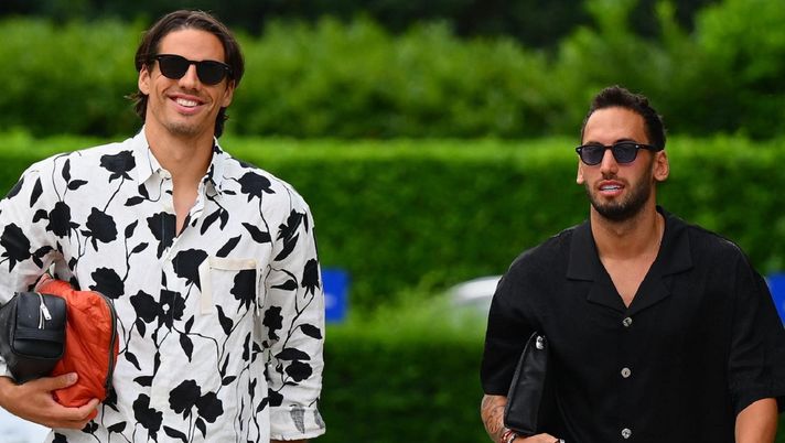VIDEO/ Inter, Calhanoglu e Sommer ad Appiano: le immagini dell’arrivo - immagine 1