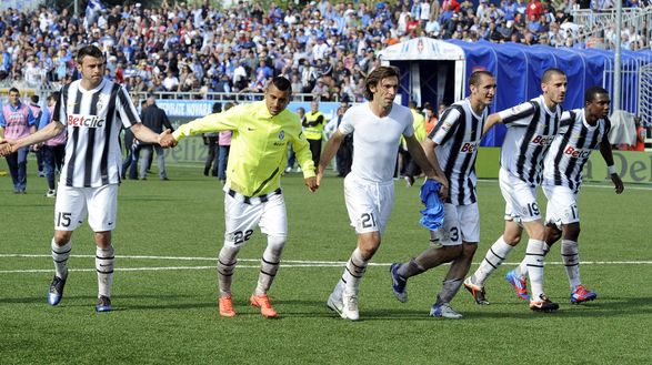 Eljero Elia coinvolto in un brutto incidente stradale con la sua Lamborghini: nessun ferito- immagine 2