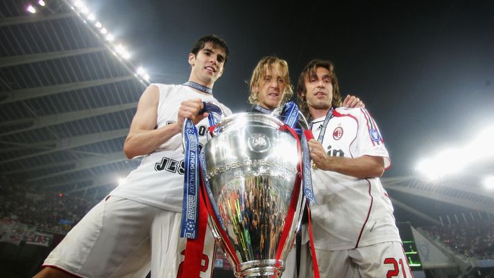 ATHENS, GREECE - MAY 23: Kaka (L), Massimo Ambrosini (C) and Andrea Pirlo (R) celebrate with the trophy Milan celebrate with the trophy during the UEFA Champions League Final match between Liverpool and AC Milan at the Olympic Stadium on May 23, 2007 in Athens, Greece. (Photo by Jamie McDonald/Getty Images) 23 maggio 2007: il Milan saliva sul tetto d’Europa per la settima volta nella sua storia - immagine 1
