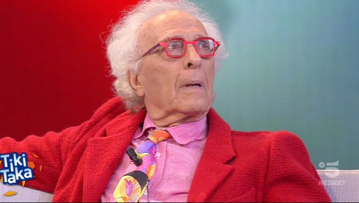 Mughini: “Nessuno mi chiama più, devo vendere libri. Amici evaporati, l’unico lavoro…” - immagine 1