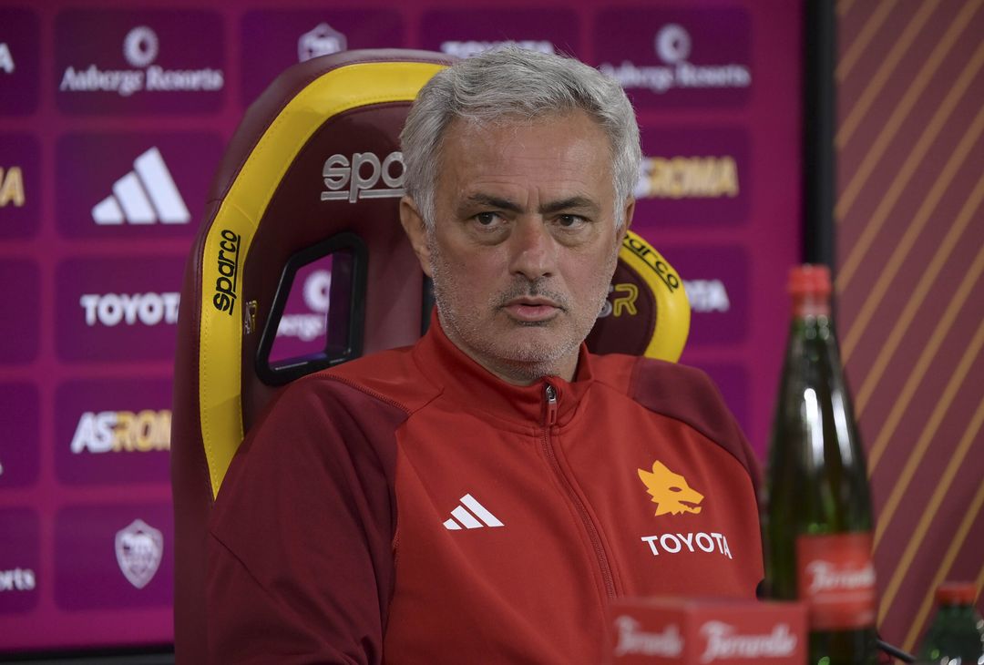 Roma, la conferenza stampa di Mourinho alla vigilia della Fiorentina – FOTO GALLERY - immagine 8