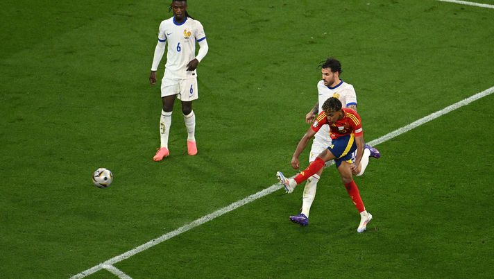 Europei, a 16 anni e 362 giorni: Lamine Yamal, il gol più giovane di sempre - immagine 1