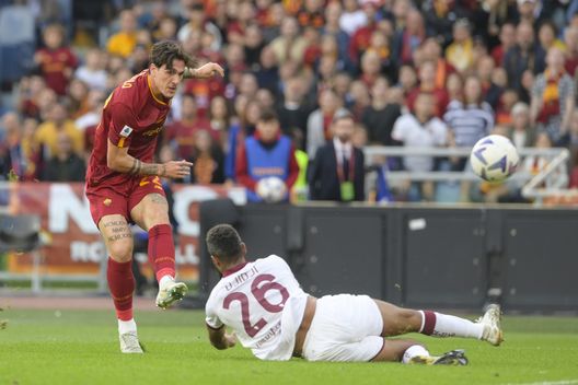 ROME, ITALY - NOVEMBER 13: Nicolò Zaniolo of AS Roma misses a goal during the Serie A match between AS Roma and Torino FC at Stadio Olimpico on November 13, 2022 in Rome, Italy. (Photo by Fabio Rossi/AS Roma via Getty Images)