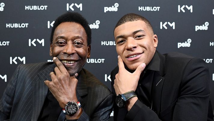 Francia, Mbappé sborsa mezzo milione di euro per un ritratto di Pelé - immagine 1
