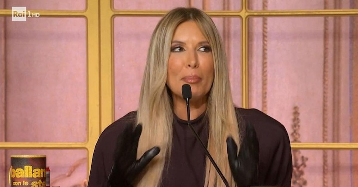 Selvaggia Lucarelli a Martina Colombari: “Mortacci, hai sposato il calciatore dei miei sogni”