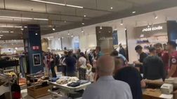 Quanto affetto per Zapata e Maripan: i tifosi in coda per una foto (VIDEO)