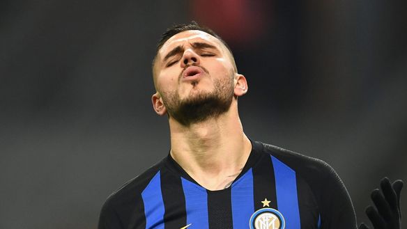 MILAN, ITALY - DECEMBER 15: Mauro Icardi of FC Internazionale reacts during the Serie A match between FC Internazionale and Udinese at Stadio Giuseppe Meazza on December 15, 2018 in Milan, Italy. (Photo by Claudio Villa - Inter/FC Internazionale via Getty Images)