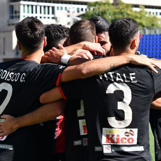 Turris in caduta libera, prime vittorie per Sorrento e Casertana. Tanti derby in Serie D- immagine 2