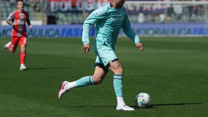 CREMONA, ITALY - APRIL 05: Federico Bernardeschi of Bologna FC runs with the ball during the Serie A match between US Cremonese and Bologna FC 1909 at Stadio Giovanni Zini on April 05, 2026 in Cremona, Italy. (Photo by Francesco Scaccianoce/Getty Images) Bernardeschi: “Questa partita ci deve insegnare tanto. Non siamo inferiori, però…” - immagine 1