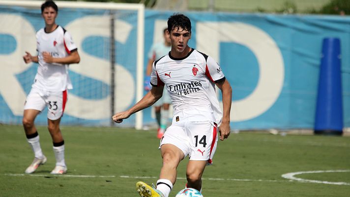 CAGLIARI, ITALY - SEPTEMBER 14: Emanuele Sala of Milan in action during the Primavera 1 match between Cagliari v AC Milan U20 at CRAI Sport Center Campo 1° Assemini (CA) on September 14, 2025 in Cagliari, Italy. (Photo by AC Milan/AC Milan via Getty Images) Emanuele Sala
