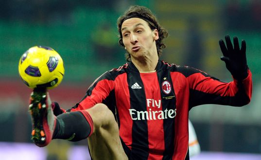 Zlatan Ibrahimovic all'opera con la maglia del Milan (vs Roma, stagione 2010/11)