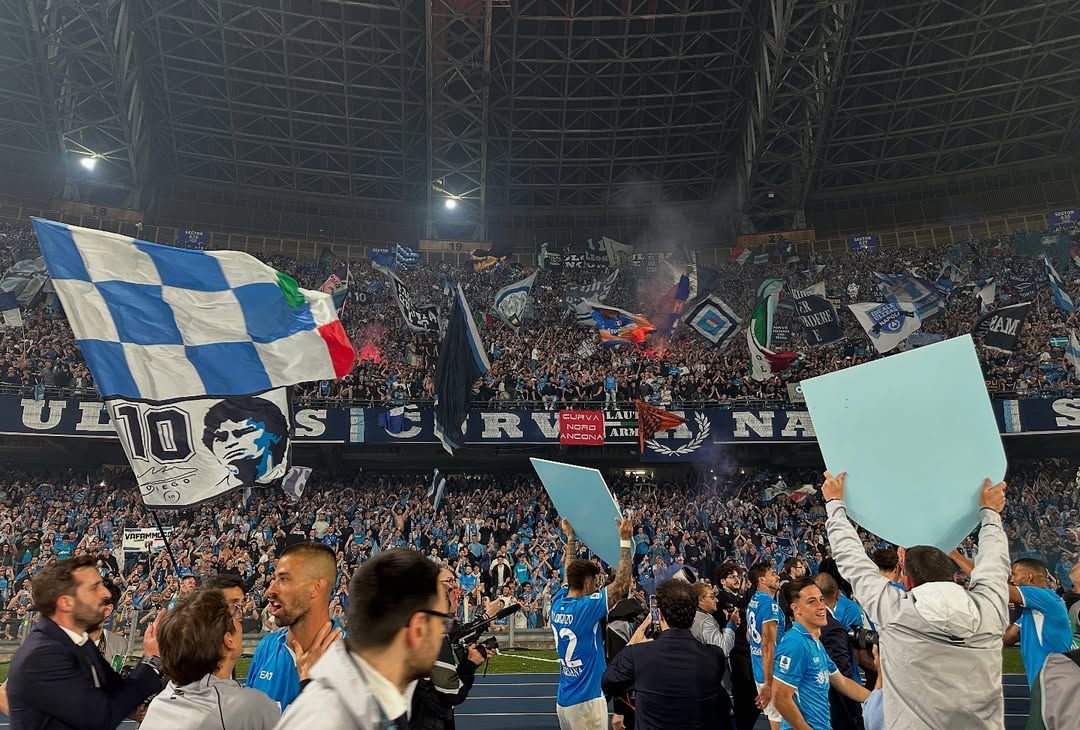 GALLERY La festa nello spogliatoio del Napoli: gli scatti dello staff azzurro - immagine 4