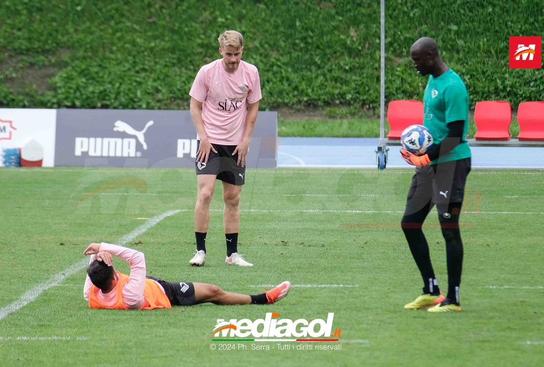 FOTO Ritiro Palermo, seduta mattutina al centro Aquagranda (GALLERY) - immagine 33