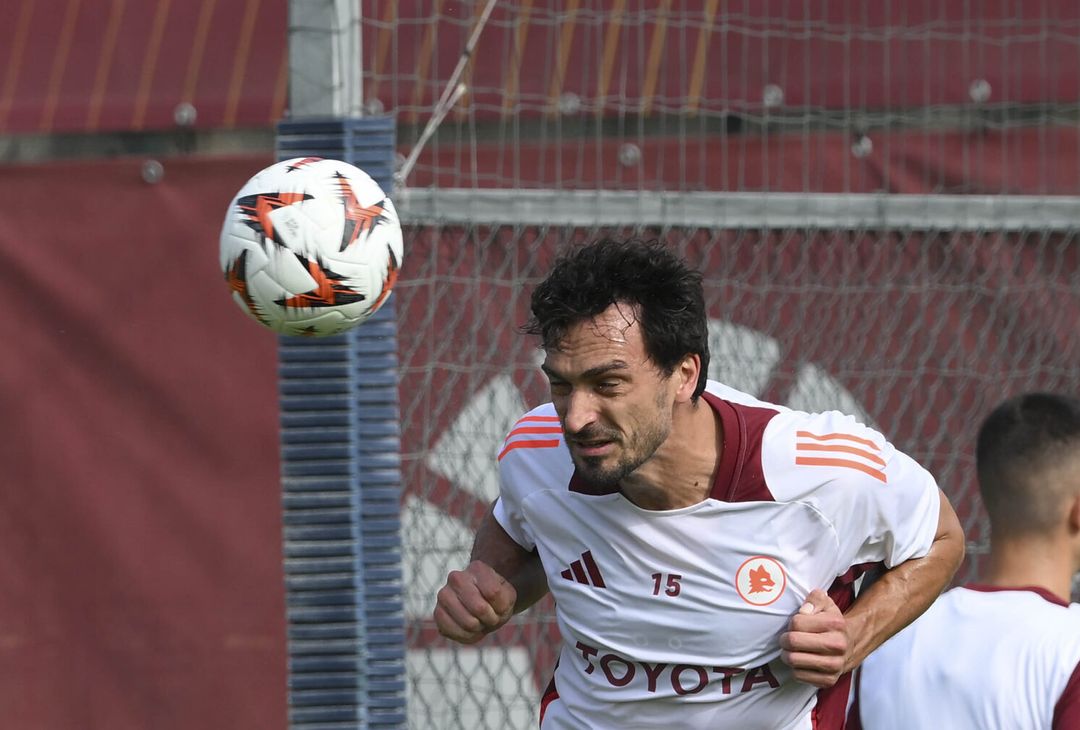 Roma, l’allenamento a Trigoria in vista della Dinamo Kiev – FOTO GALLERY - immagine 21