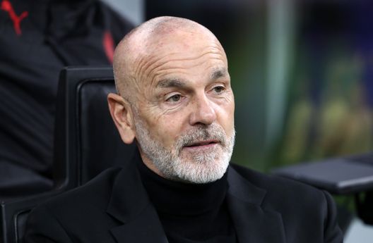 Milan, la Curva Sud contesta la società: silenzio, striscioni e non solo- immagine 2