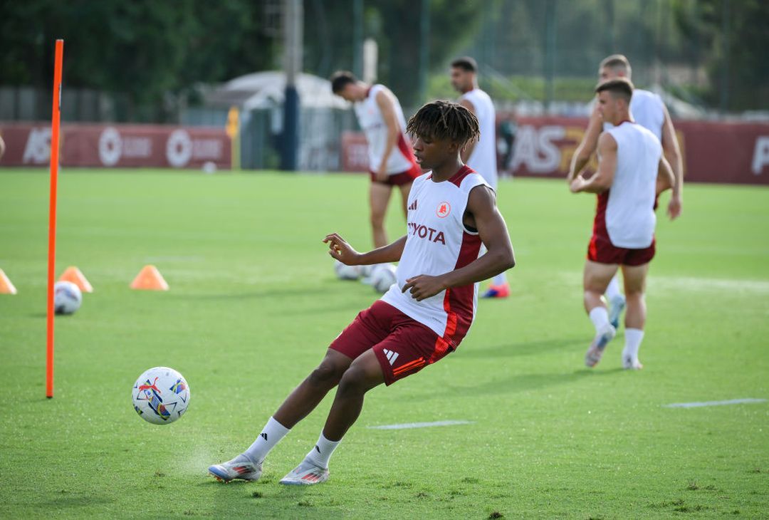 Roma, rifinitura a Trigoria alla vigilia di Cagliari: c’è Dybala – FOTO GALLERY - immagine 2