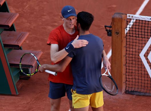 Roland Garros, il Real Madrid supporta Alcaraz: “Orgogliosi di te Carlos”- immagine 2