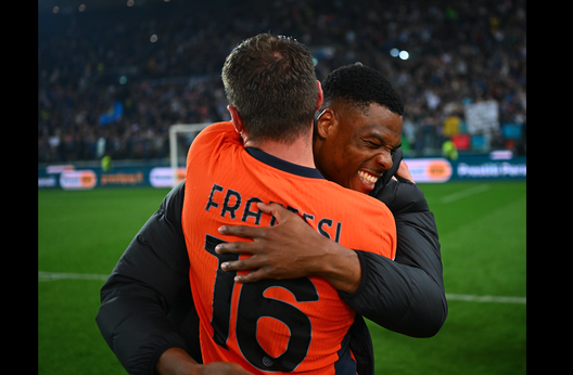 Getty Images Dumfries-Inter, rinnovo in stallo: “C’è l’Aston Villa. Il prezzo e lo scenario per l’estate”- immagine 2