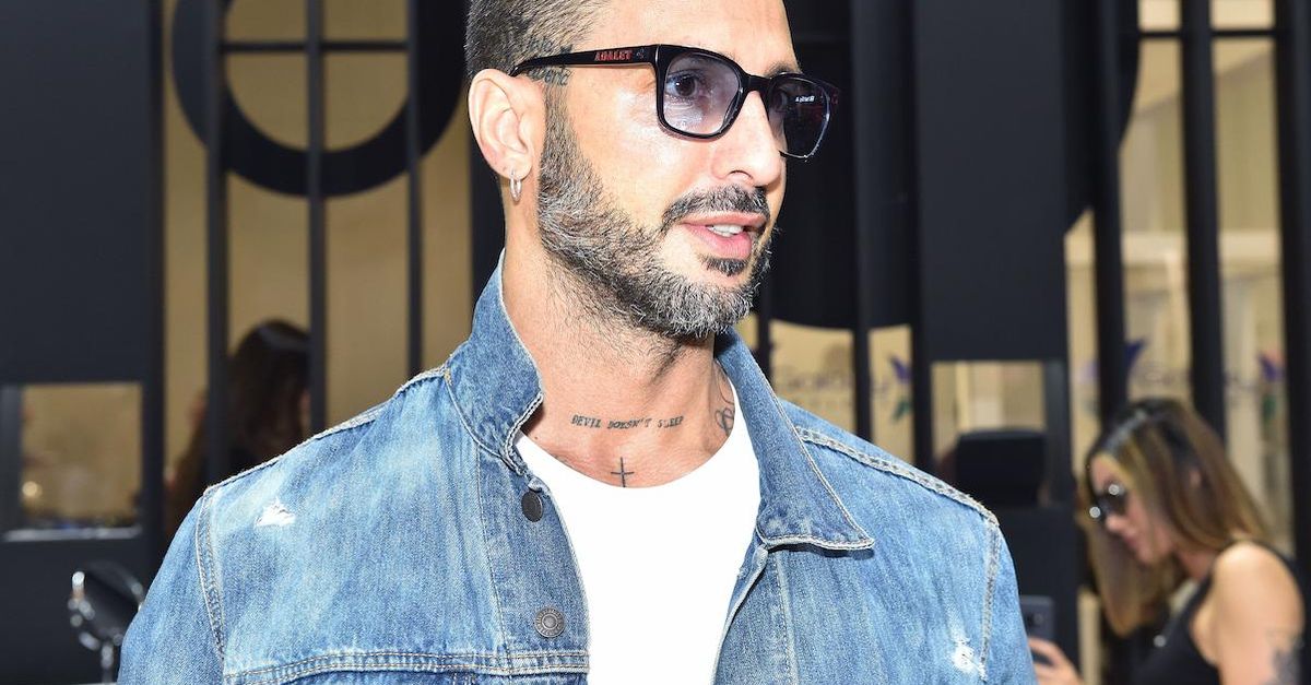 Mediaset denuncia Corona per diffamazione e chiede divieto dell’uso dei social