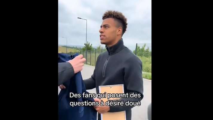 Psg, tifoso chiede la Champions. Doué lo rassicura: “Ce la faremo, non ti preoccupare” - immagine 1