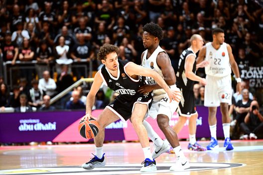 BOLOGNA, ITALIA - 30 SETTEMBRE: Alessandro Pajola, #6 del Virtus Bologna in azione durante la partita di EuroLeague tra Virtus Bologna e Real Madrid a Paladozza il 30 settembre 2025 a Bologna, Italia. (Foto di Luca Sgamellotti/Euroleague Basketball tramite Getty Images) Virtus Bologna-Dubai, dove vedere la partita in diretta tv e in streaming LIVE- immagine 2