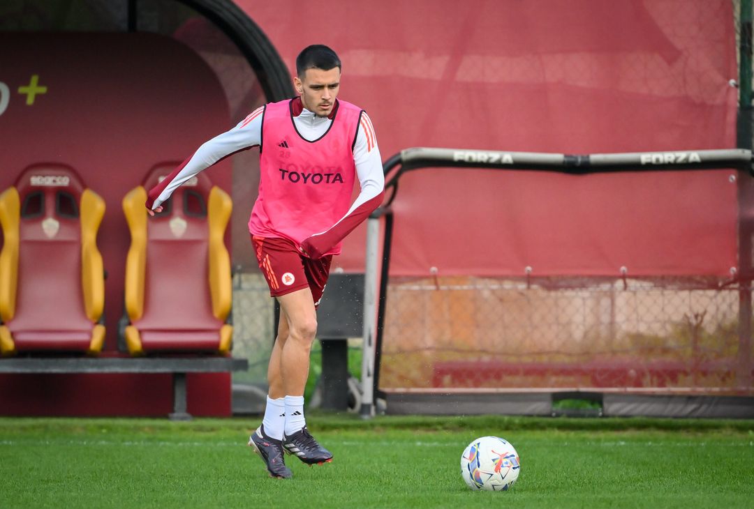 Trigoria, la rifinitura in vista della gara contro il Bologna – FOTO GALLERY - immagine 22