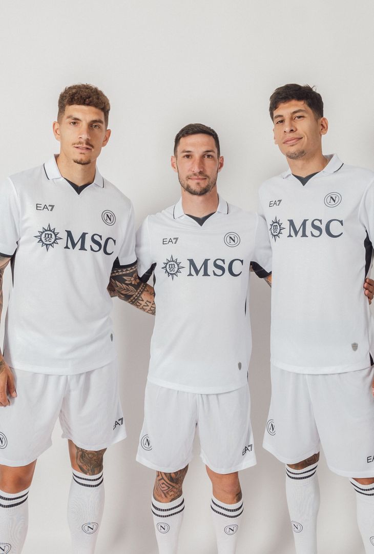 Dalle 19.26 sono in vendita le nuove maglie da trasferta del Napoli