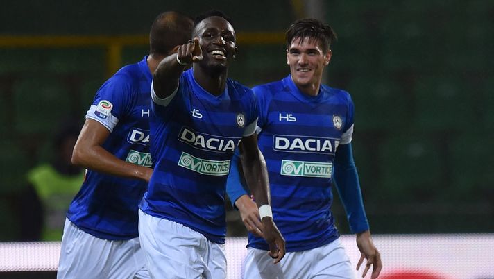 PALERMO, ITALY - OCTOBER 27: Mohamed Seko Fofana of Udinese celebrates after scoring his team's third goal during the Serie A match between US Citta di Palermo and Udinese Calcio at Stadio Renzo Barbera on October 27, 2016 in Palermo, Italy. (Photo by Tullio M. Puglia/Getty Images) Udinese, Fofana può diventare l’asso nella manica per Del Neri - immagine 1